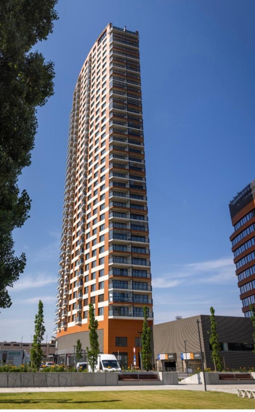 New Downtown Apartment Couple Minute From The Old Town Bratislava Exterior foto